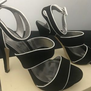 Marc Fisher Trust2 Women's Suede Platform Heels